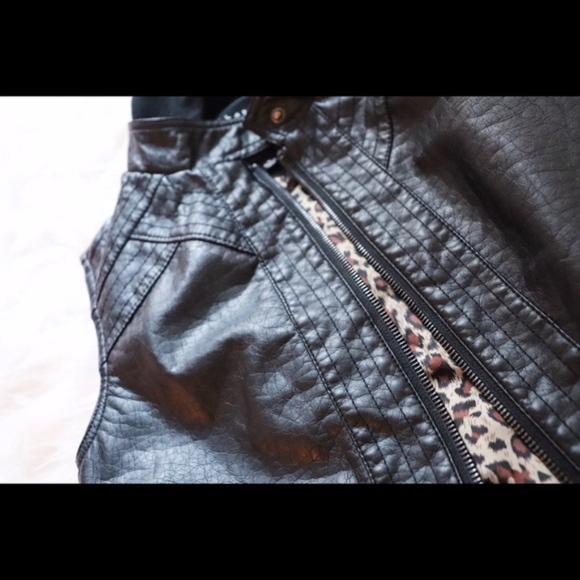 Therapy Black & Leopard Hooded Vest - 4 for $20! - Picture 8 of 8